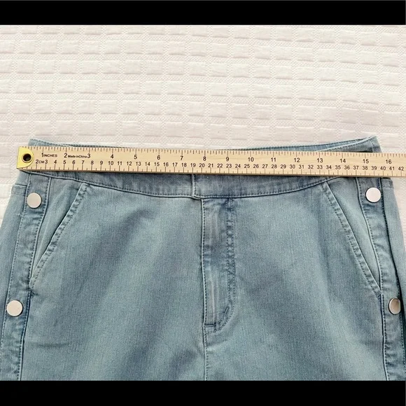 A350330 G.I.L.I. Dual Stretch Side Button Flare Jeans LIGHT WASH Size 10 Boho - Picture 4 of 9